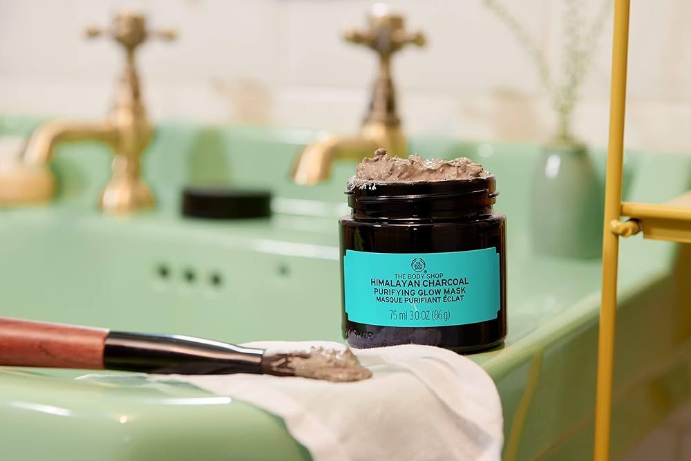 The Body Shop Himalayan Charcoal Purifying Glow Mask