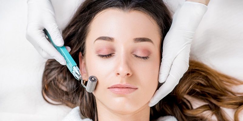 Sau khi lăn kim, làn da của bạn sẽ trải qua một quá trình biến đổi mạnh mẽ, và việc hiểu rõ cơ chế này là chìa khóa để thực hiện chăm sóc da sau lăn kim một cách hiệu quả nhất.