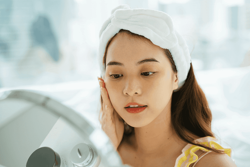 Dù bạn có trang điểm hay không, việc tẩy trang mỗi tối là một bước không thể thiếu