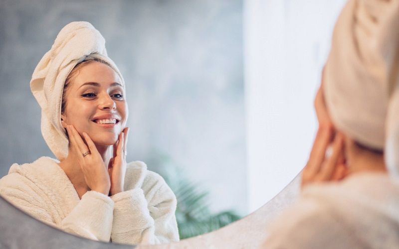 Hãy linh hoạt điều chỉnh sản phẩm và tần suất dựa trên sự thay đổi của thời tiết và tình trạng da hiện tại.