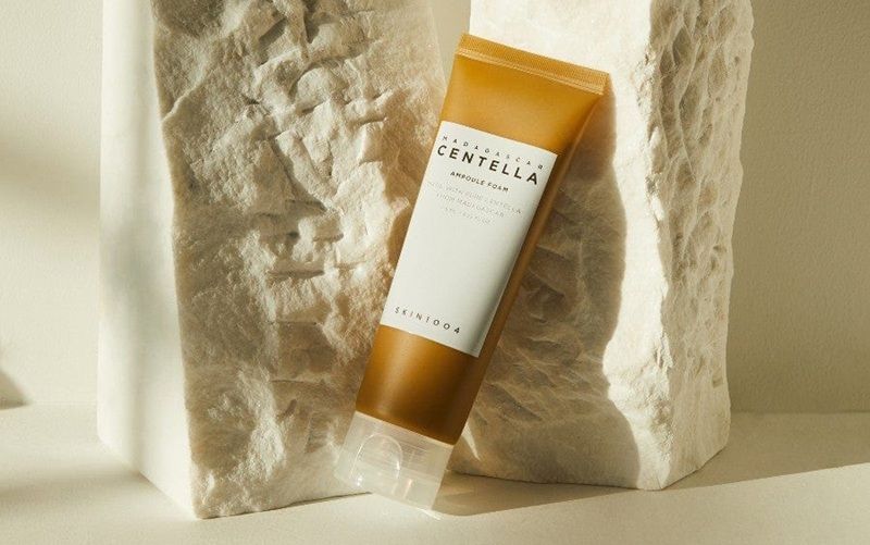 Sữa rửa mặt Skin1004 Madagascar Centella Ampoule Foam