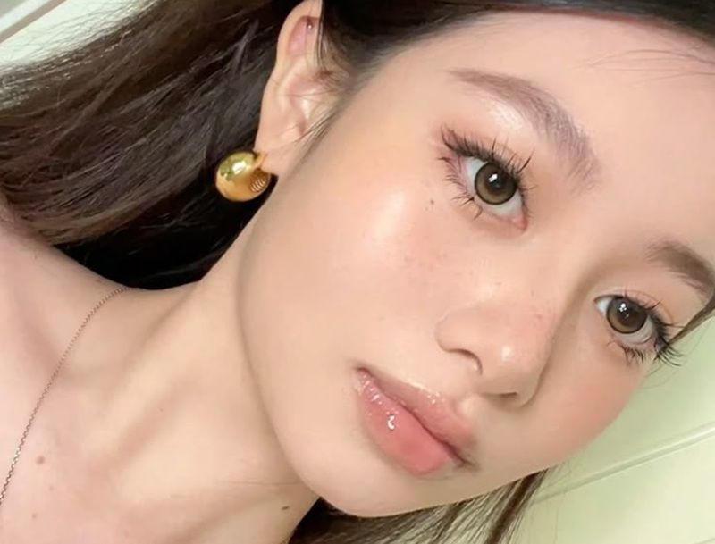 Phong cách "Clean girl" makeup tối giản