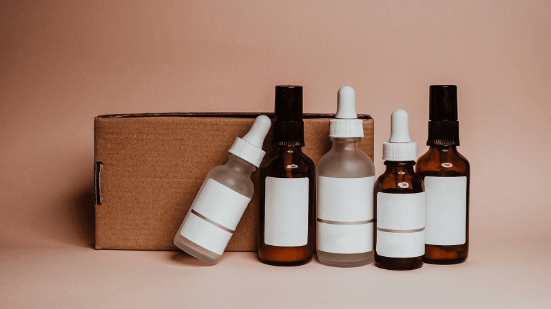 Serum (hay còn gọi là tinh chất) là một sản phẩm dưỡng da dạng lỏng hoặc gel nhẹ, chứa nồng độ cao các hoạt chất chuyên biệt
