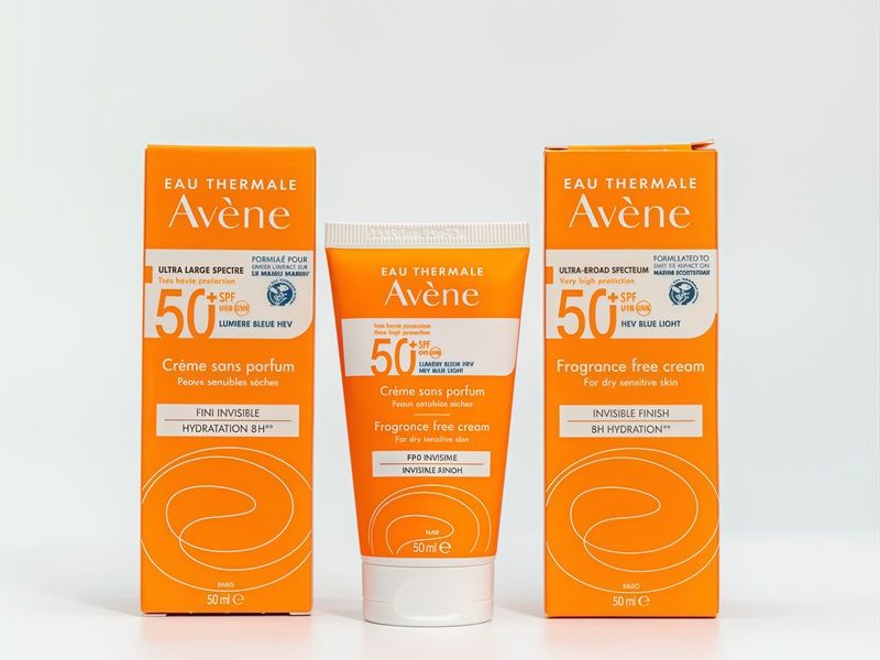 Avene Very High Protection Fluid SPF50+ được nghiên cứu dành riêng cho làn da nhạy cảm