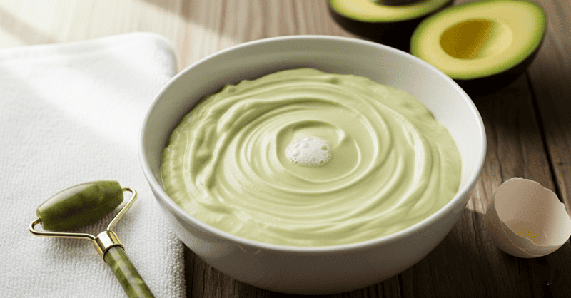 Mặt nạ bơ và lòng trắng trứng: Se khít lỗ chân lông, săn chắc da