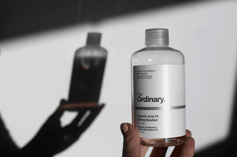 Sản phẩm toner chuyên biệt dành cho tẩy tế bào chết hóa học, giúp cải thiện bề mặt da, làm sáng da và hỗ trợ giảm tình trạng da xỉn màu