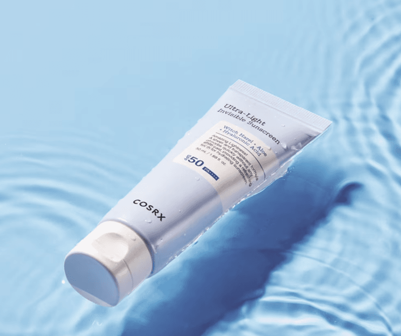 Ultra-Light Invisible Sunscreen là kem chống nắng hóa học mới của hãng, nổi bật với công thức mỏng nhẹ như không khí