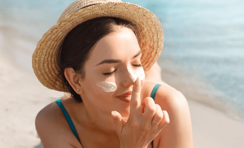 Môi trường biển là sự kết hợp của nhiều yếu tố thách thức cho làn da.