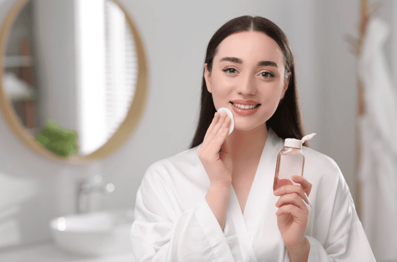 Tẩy trang buổi sáng: Cần thiết hay không?