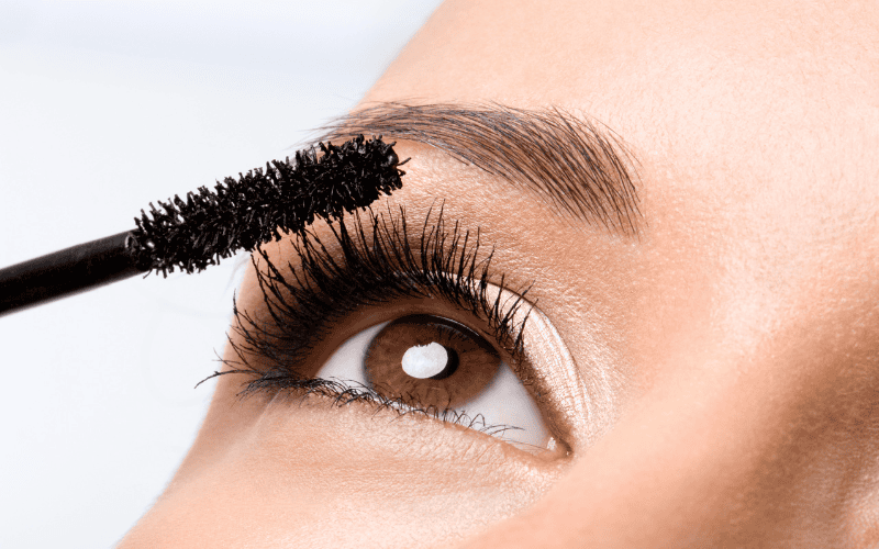 Mascara hoàn thiện đôi mắt bằng hiệu ứng dài dày cong