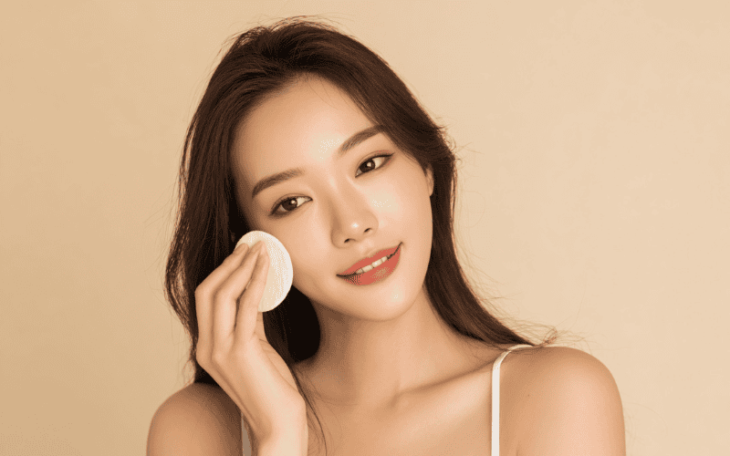 Không chỉ giúp tẩy sạch lớp trang điểm, cleansing oil còn mang lại nhiều lợi ích cho da nếu được sử dụng đúng cách