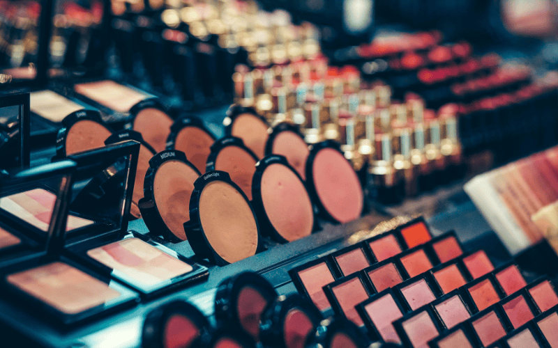 Mỹ phẩm Mỹ nổi bật với hiệu quả nhanh và rõ rệt, hướng đến làn da năng động, hiện đại và khỏe mạnh