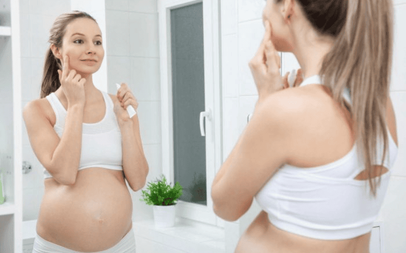 Mẹ bầu nên tìm hiểu kỹ về bảng thành phần ở trong mỹ phẩm