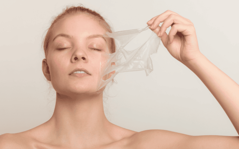 Nhiều bạn gái vẫn còn băn khoăn về cách đắp mặt nạ trước khi trang điểm sao cho hiệu quả