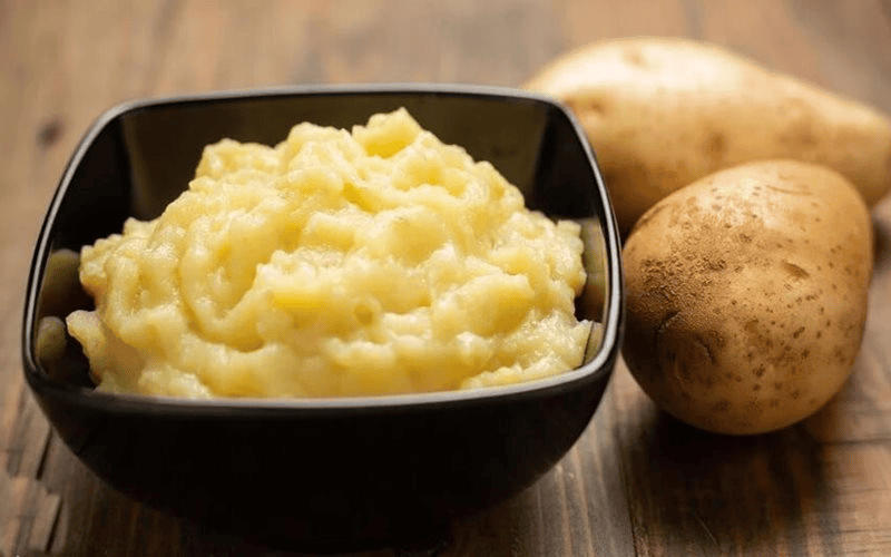 Sử dụng khoai tây nguyên chất là cách đơn giản nhất để tận dụng các vitamin và khoáng chất tự nhiên trong củ khoai