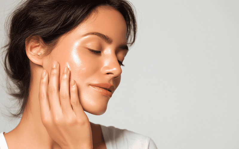 rong quá trình sử dụng dầu oliu để dưỡng da mặt, nhiều người vẫn còn băn khoăn về thời điểm dùng, loại da phù hợp và hiệu quả mang lại