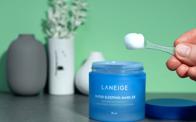 Kết cấu dạng gel mát lạnh thấm nhanh, không gây nhờn rít, phù hợp cho khí hậu nóng ẩm như Việt Nam