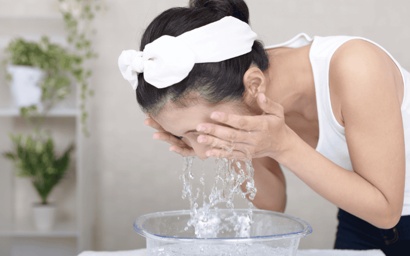 Cần xử lý dị ứng da mặt tại nhà đúng cách để tránh da bị tổn thương nặng hơn