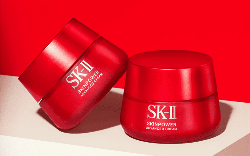 Với kết cấu kem mịn, thẩm thấu nhanh, sản phẩm giúp nuôi dưỡng da chuyên sâu từ bên trong