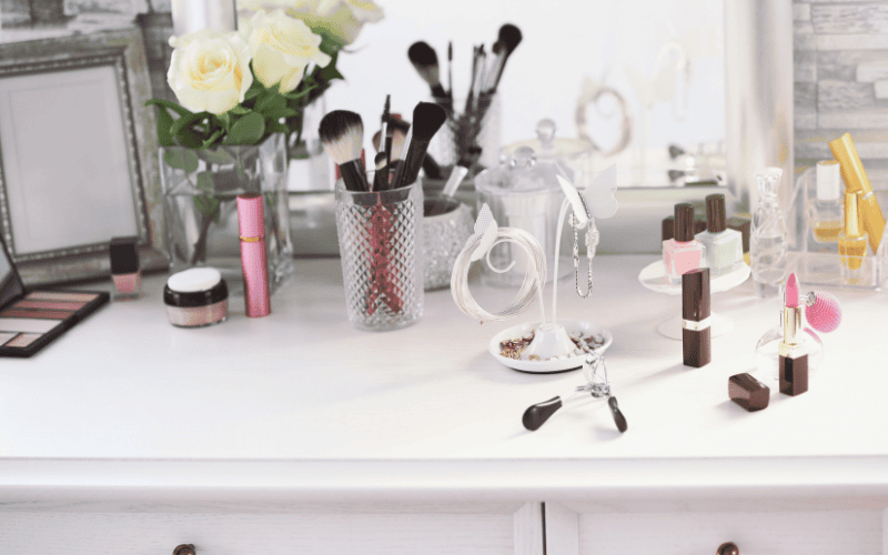 Nên dùng kem chống nắng hằng ngày, kể cả khi ở trong nhà