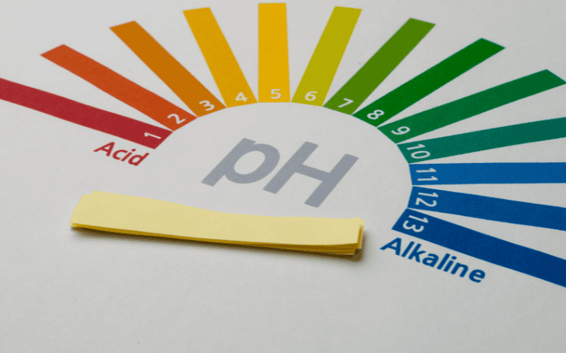 pH là chỉ số đo độ axit hoặc kiềm của một dung dịch, dao động từ 0 đến 14