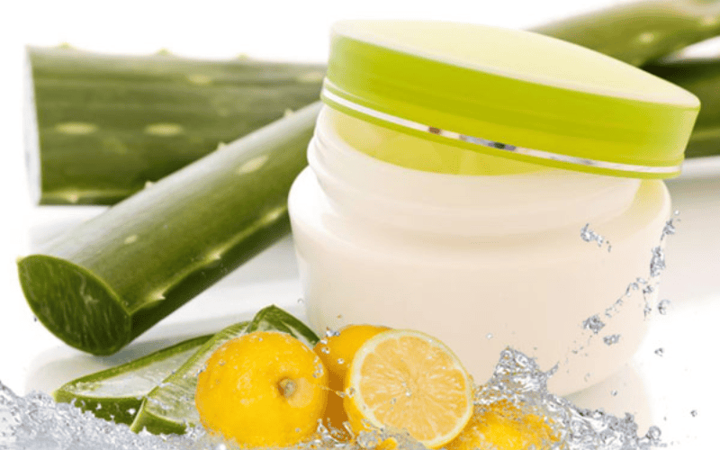 Nếu bạn đang gặp tình trạng da nhờn hoặc nhiều dầu, công thức nha đam và chanh sẽ là giải pháp hữu ích.