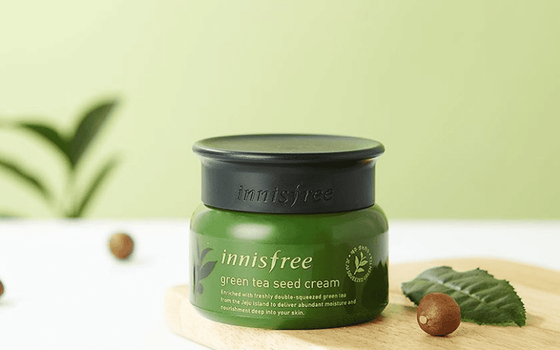 Với kết cấu kem mềm mịn, dễ thấm, sản phẩm giúp nuôi dưỡng làn da suốt đêm dài. Đây là lựa chọn hoàn hảo cho những ai yêu thích mỹ phẩm thiên nhiên, dịu nhẹ