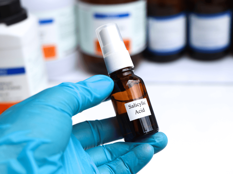 Salicylic Acid đặc biệt hiệu quả với mụn đầu đen, mụn đầu trắng, hỗ trợ giảm viêm nhẹ