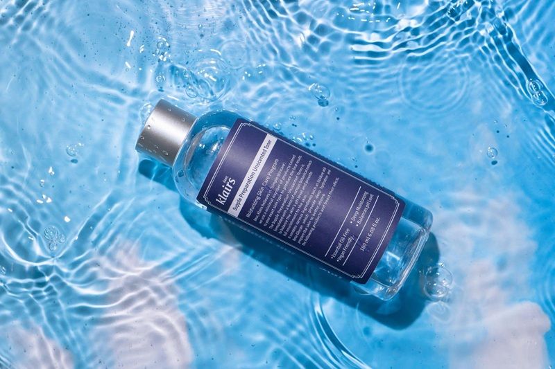 Klairs Supple Preparation Unscented Toner cung cấp sự cân bằng độ pH và dưỡng ẩm vượt trội cho làn da