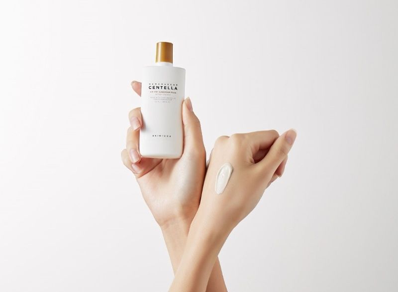 Kem chống nắng SKIN1004 Madagascar Centella Air-Fit SunCream Plus được rất nhiều người yêu thích để tạo nên lớp nền mịn lì
