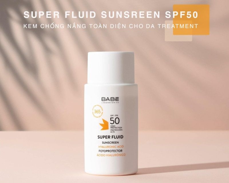 Hãy lựa chọn BABÉ Super Fluid Mattifying Sunscreen SPF50 nếu bạn sở hữu làn da dầu mụn