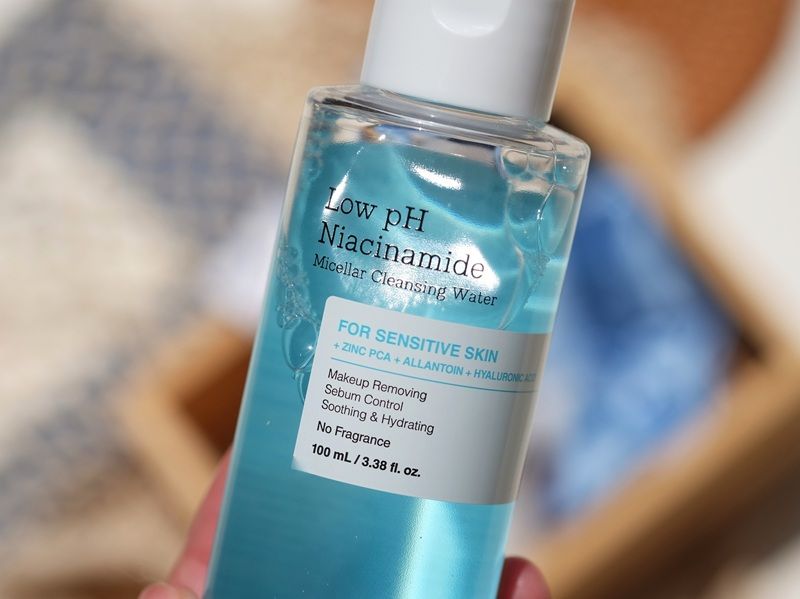 Nước tẩy trang COSRX Low pH Niacinamide Micellar Cleansing Water là bước đầu tiên để làn da khỏe hơn mỗi ngày