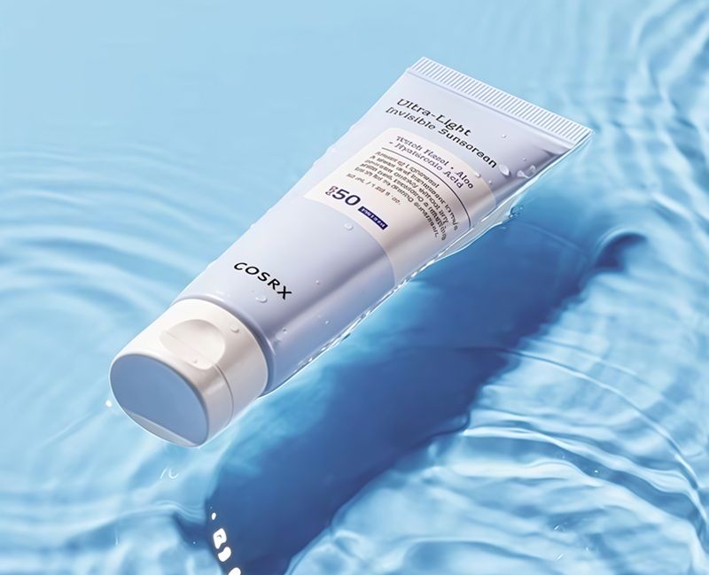 COSRX Ultra-Light Invisible Sunscreen là giải pháp chống nắng lý tưởng cho làn da nhạy cảm trong mùa nắng gắt