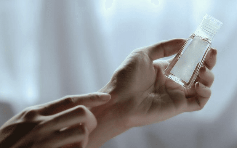 Hướng dẫn cách xử lý khi bôi dầu dừa bị ngứa đúng cách để ngăn ngừa kích ứng lan rộng hoặc chuyển biến xấu hơn