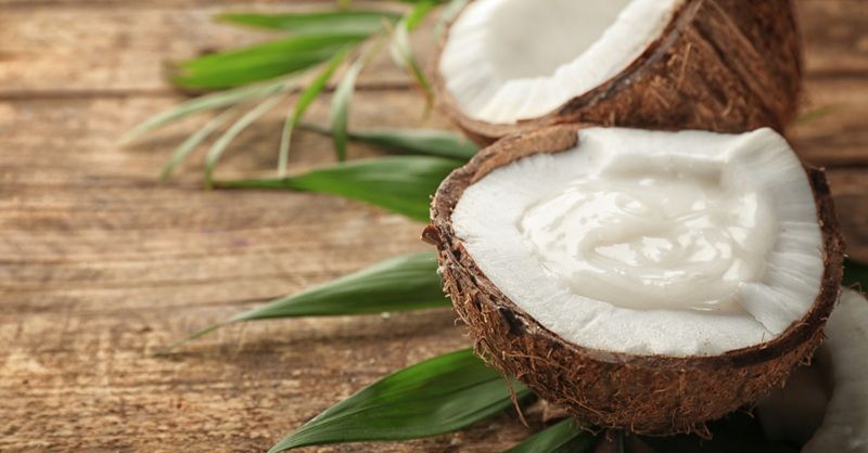 Bạn có thể sử dụng dầu dừa để làm dịu da sau khi tẩy lông