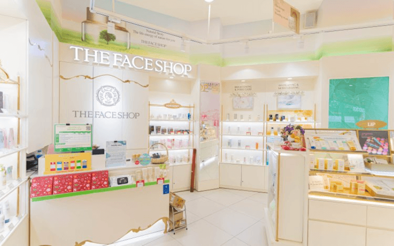 The Face Shop ra đời năm 2003, kết hợp giữa công nghệ làm đẹp tiên tiến của Hàn Quốc và nguyên liệu thiên nhiên đa dạng từ khắp nơi trên thế giới