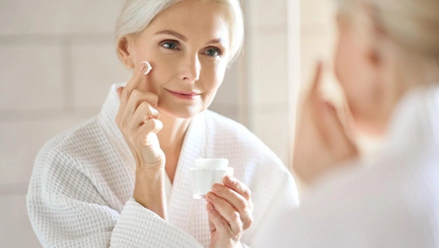 Từ sau tuổi 25, cấu trúc da cần các hoạt chất chuyên sâu