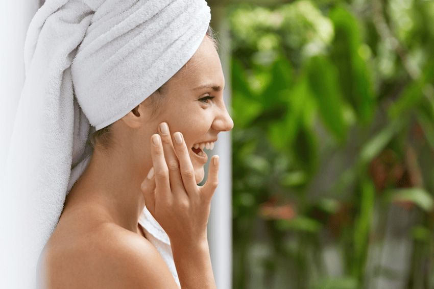 Hãy chọn kem dưỡng có kết cấu mỏng nhẹ để giữ ẩm