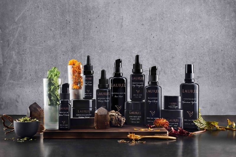 Laurel Skin được xây dựng như một thương hiệu chăm sóc da hữu cơ và sinh học cao cấp, hướng đến trải nghiệm dưỡng da nguyên bản