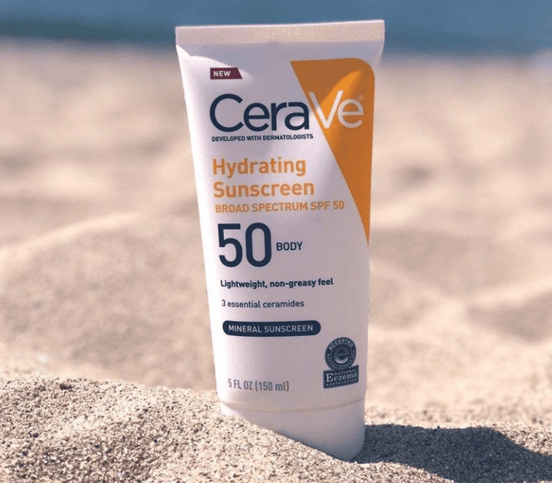 CeraVe Hydrating Mineral Sunscreen SPF 50 Face Lotion là một ví dụ điển hình cho sự kết hợp hoàn hảo giữa khả năng chống nắng hiệu quả và chăm sóc da chuyên sâu