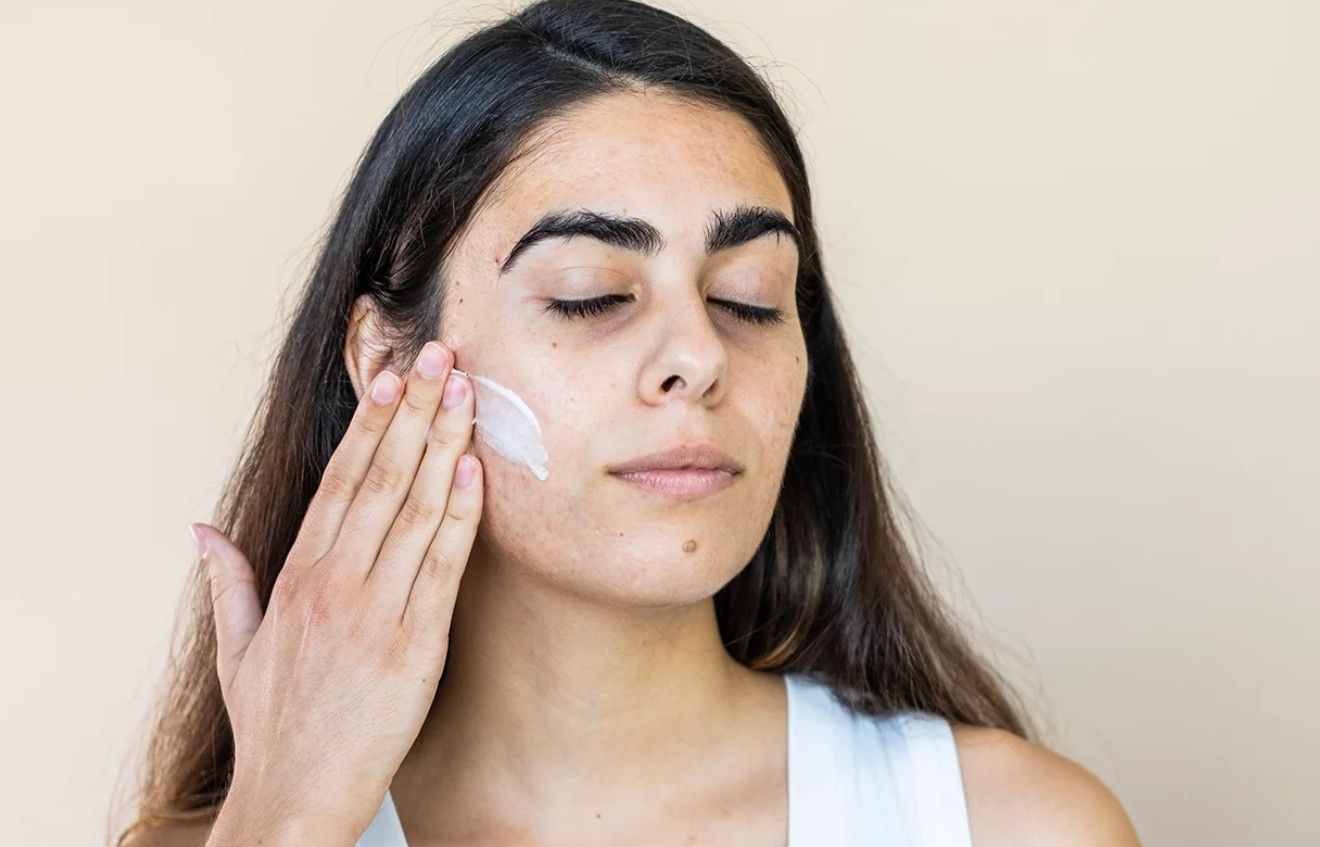 Những yếu tố làm tình trạng mụn trở nên nghiêm trọng hơn