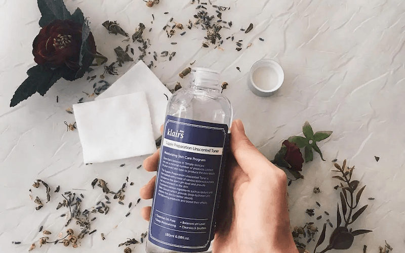 Toner Klairs Supple Preparation Unscented là một sản phẩm lý tưởng cho làn da nhạy cảm, giúp cân bằng độ pH và tăng khả năng hấp thụ dưỡng chất