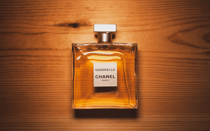 Chanel mang đến những sản phẩm đề cao sự tinh giản nhưng sang trọng, trở thành biểu tượng của phong cách thanh lịch toàn cầu