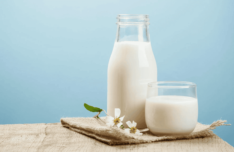 Thường sau khoảng 2 - 4 tuần sử dụng sữa tươi không đường dưỡng da đều đặn bạn sẽ thấy da sáng và mịn hơn