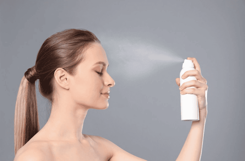 Cách thoa lại kem chống nắng khi đã trang điểm