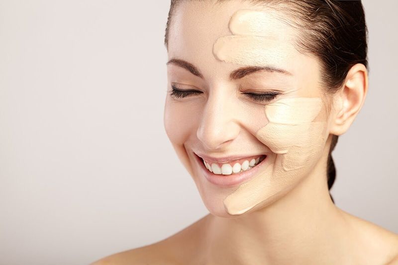 Ưu tiên tông nền có undertone phù hợp với sắc tố da (ấm, trung tính hoặc lạnh)
