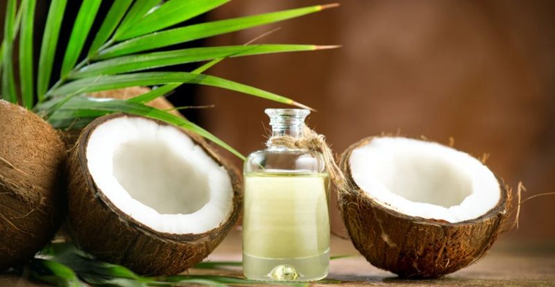 Dùng dầu dừa trị rụng tóc có hiệu quả thật, nhưng nó phụ thuộc rất nhiều vào nguyên nhân gây rụng tóc của bạn