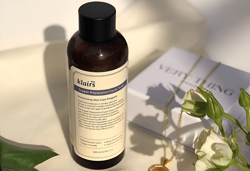 Một số phiên bản của toner Klairs được bổ sung chiết xuất rễ cam thảo – thành phần thực vật có khả năng làm sáng nhẹ