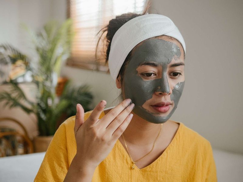 Mặt nạ là bước chăm sóc bổ sung cần thiết để làm sạch sâu, kiểm soát dầu thừa