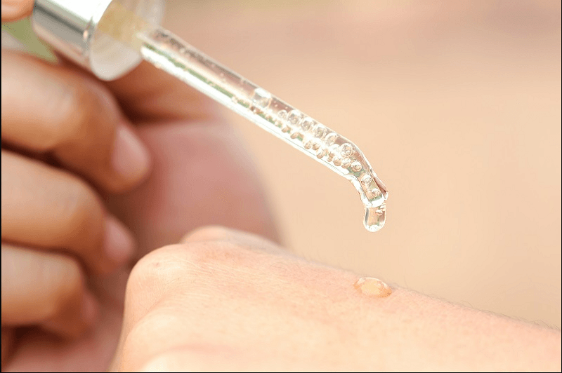 Không phải serum nào cũng có thể sử dụng trên làn da mụn.